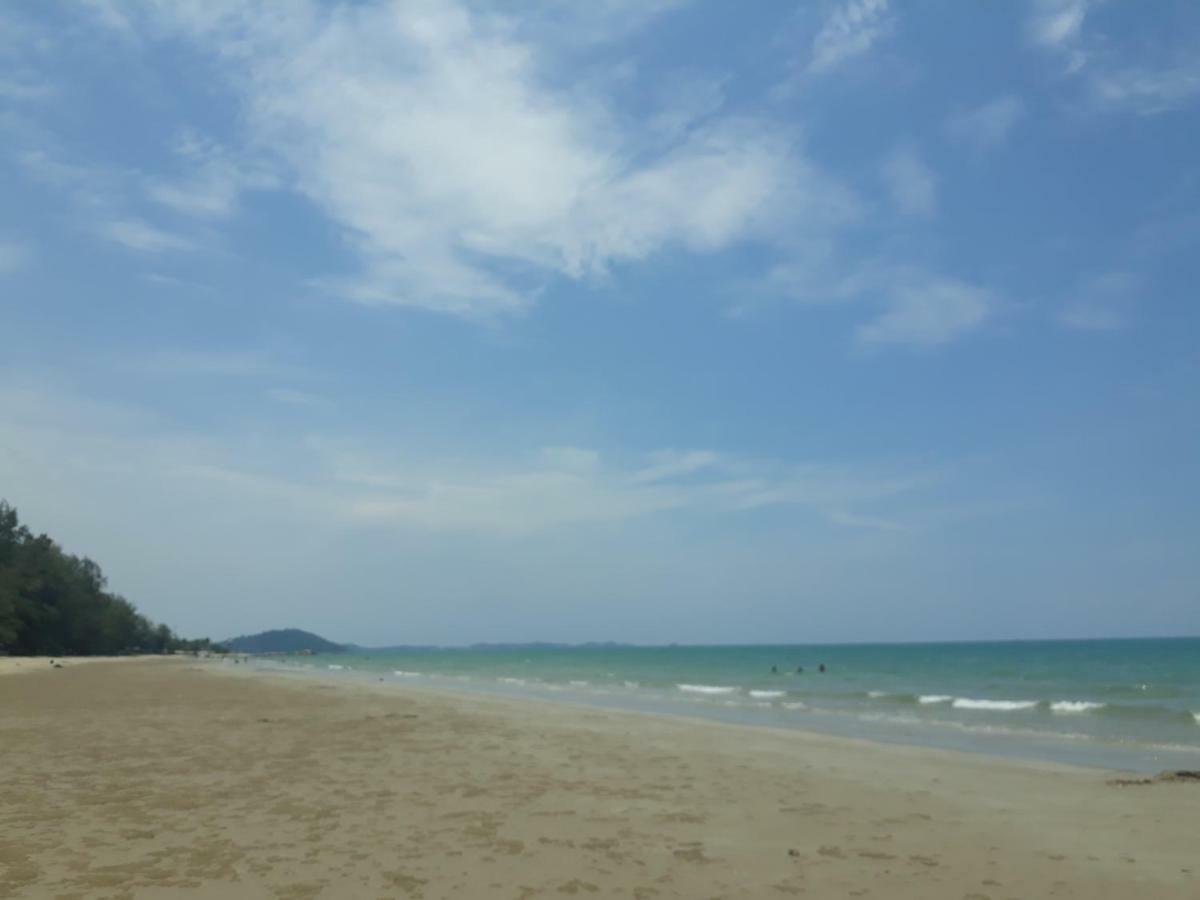 Mae Rampung Beach House คาราโอเกะและสระเด็ก Rayong Exteriör bild